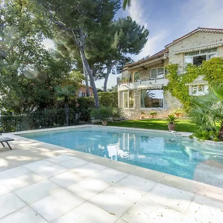 Villa avec une piscine au début du Cap d'Antibes * Antibes